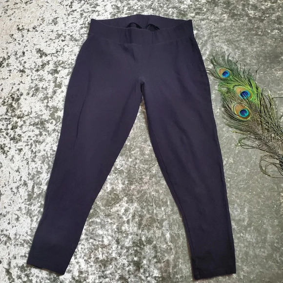 Torrid Black Crop Bow Back Leggings - Picture 2 of 8